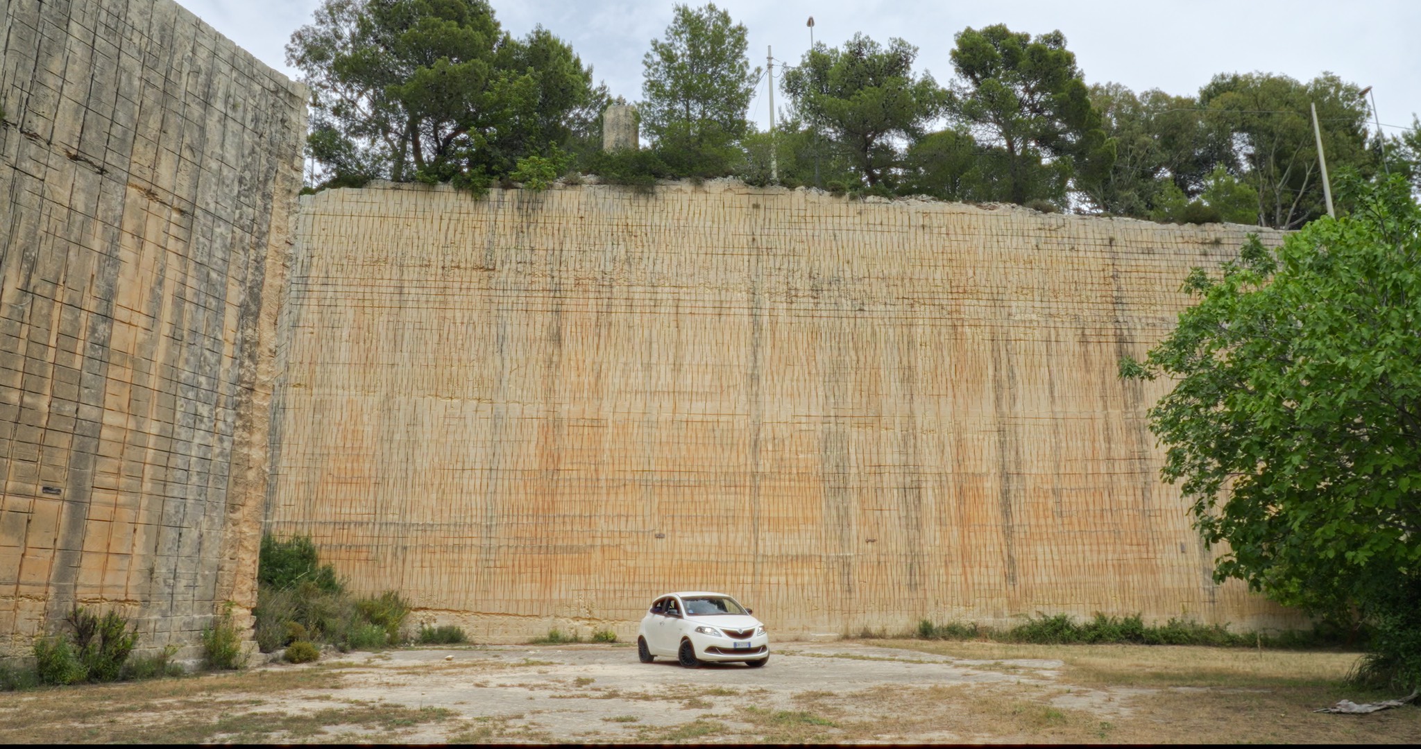 10 - Sperimentazioni audio con Yipsilon 10 nella cava di tufo nei pressi del monastero